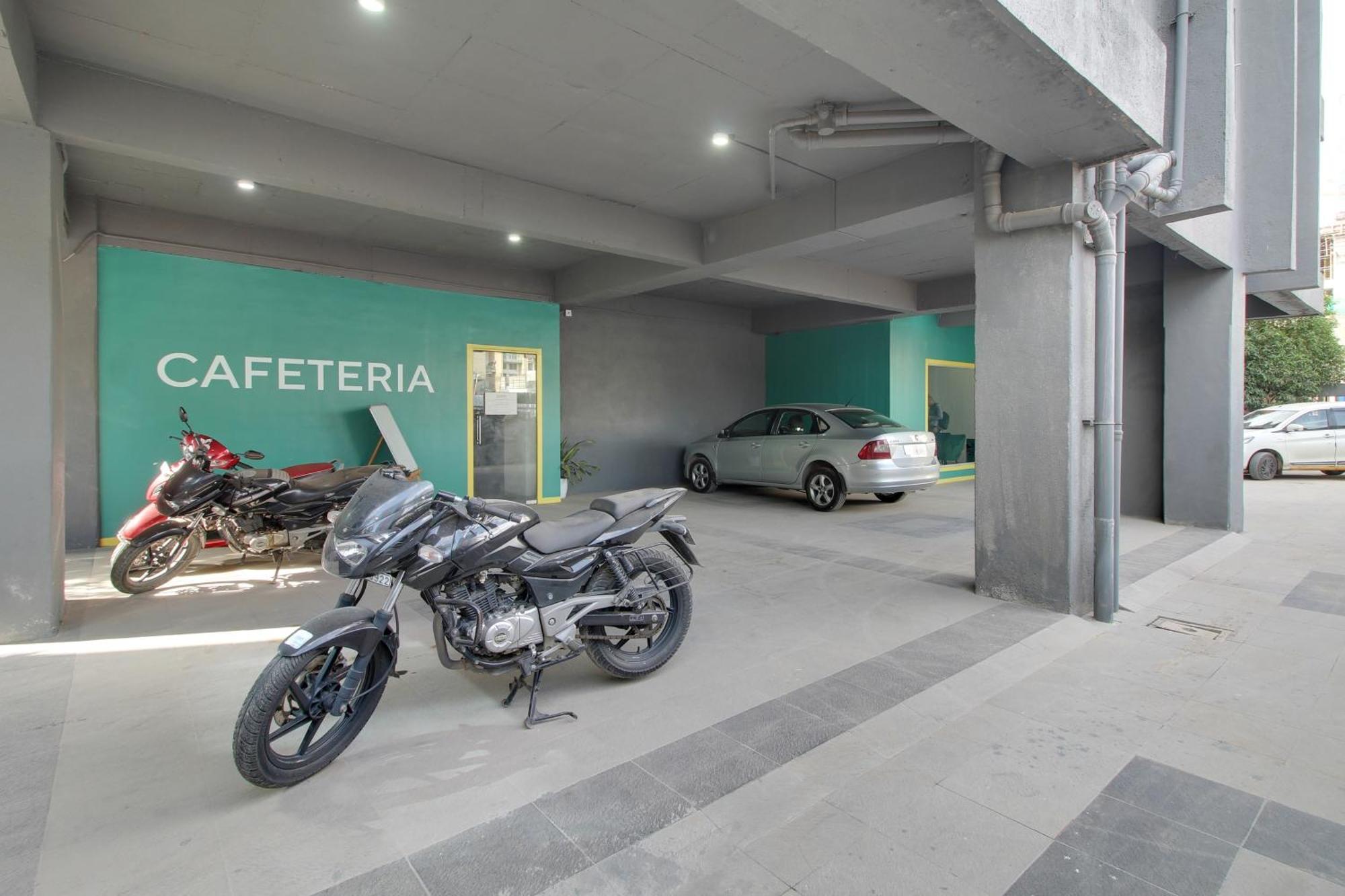 Отель Super Oyo Townhouse 1237 Balewadi Meribel Village Экстерьер фото